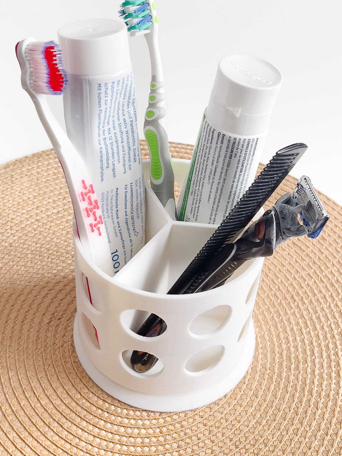 360 Rotatable Bathroom Organizer – Plastic Holder for Toothbrush, Toothpaste, Shaver & More