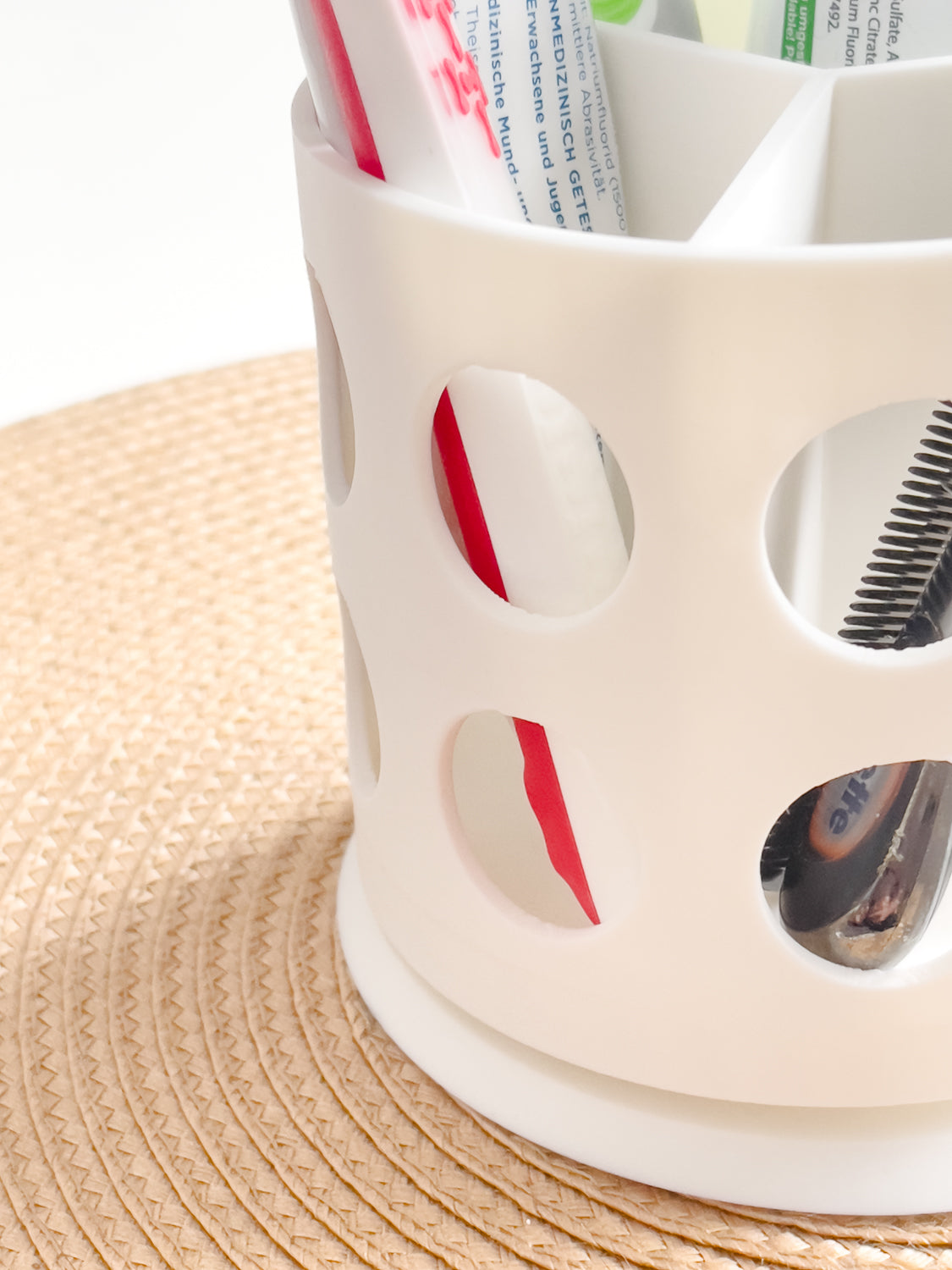 360 Rotatable Bathroom Organizer – Plastic Holder for Toothbrush, Toothpaste, Shaver & More